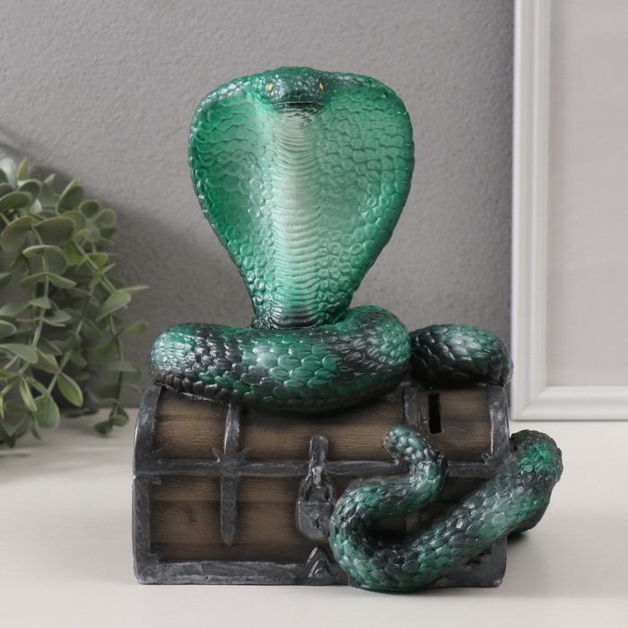 Копилка"КОБРА НА СУНДУКЕ "  20 х 17 х 12 см.