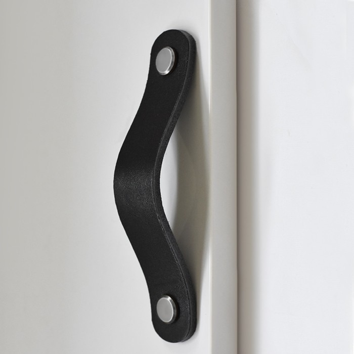 Ручка-скоба CAPPIO RSC010, кожа, м/о 96 мм, цвет черный Ручка-скоба CAPPIO RSC010, кожа, м/о 96 мм, цвет черный