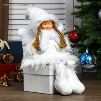 Кукла интерьерная "Ангел-девочка в белой шубке, колпаке и шарфике" 47 см Кукла интерьерная "Ангел-девочка в белой шубке, колпаке и шарфике" 47 см