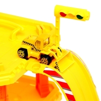 Парковка &laquo;Большая стройка&raquo;, с металлическими машинкой и вертолётом