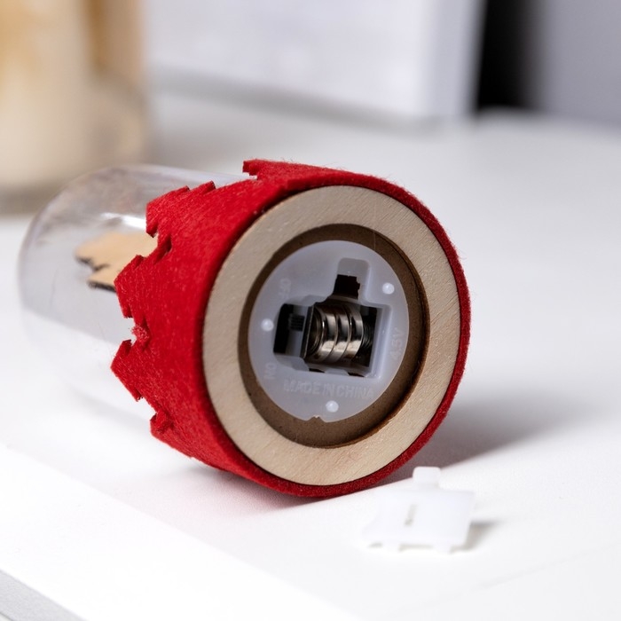 Светодиодная фигура под куполом &laquo;Щелкунчик&raquo; 6 &times; 9.5 &times; 6 см, дерево, батарейки LR1130х3 (в комплекте), свечение тёплое белое