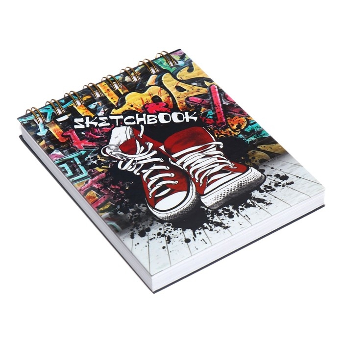 Скетчбук А6, 80 листов на гребне по короткой стороне "Кеды", твёрдая обложка, блок 100 г/м&sup2;