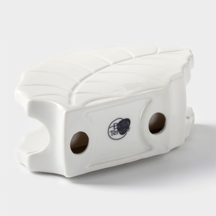 Набор фарфоровый для специй на бамбуковой подставке BellaTenero &laquo;Листья&raquo;, 4 предмета: солонка 120 мл, перечница 120 мл, салфетница, подставка, цвет белый