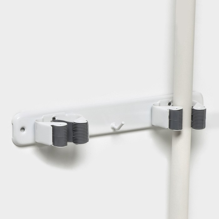 Держатель для швабр Доляна, 3 отделения, с крючком 22&times;2,5&times;5 см, цвет белый