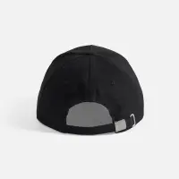 Бейсболка Long Beach, черная с ярко-синим Бейсболка Long Beach, черная с ярко-синим