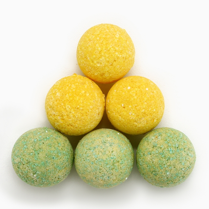 Подарочный набор косметики новогодний &laquo;Яркого праздника!&raquo;, бомбочки для ванны, 6 х 20 г, аромат яблочный пунш, Новый Год