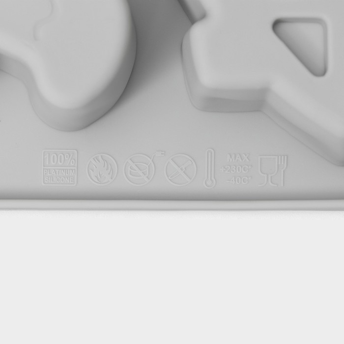 Форма для выпечки новогодняя Доляна «Семейный праздник», силикон, 6 ячеек, 29,5×17×2,7 см, цвет серый Форма для выпечки новогодняя Доляна «Семейный праздник», силикон, 6 ячеек, 29,5×17×2,7 см, цвет серый