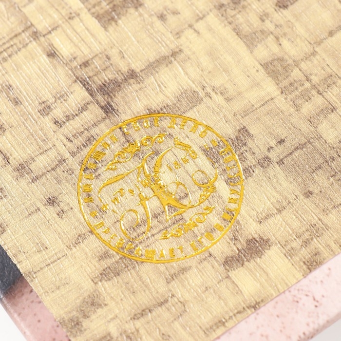 Сейф-книга дерево кожзам "Мир высокой моды. Модель" 21х13х5 см