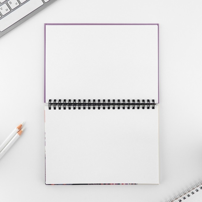 Скетчбук в твердой обложке на гребне А5, 80 л. 100 г/м «Аниме» Скетчбук в твердой обложке на гребне А5, 80 л. 100 г/м «Аниме»