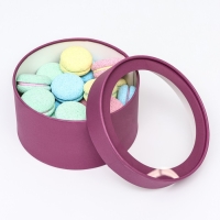 Подарочная коробка "Wewak" сливовая, завальцованная с окном, 18 х 10 см