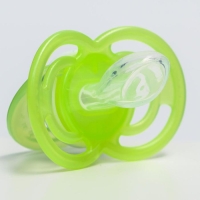 Соска - пустышка силиконовая ортодонтическая «Собачка», от 6 мес., цвет зеленый Соска - пустышка силиконовая ортодонтическая «Собачка», от 6 мес., цвет зеленый