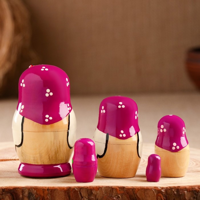 Матрёшка &laquo;Божья коровка&raquo;, фиолетовый платок, 5 кукольная, 9-11 см