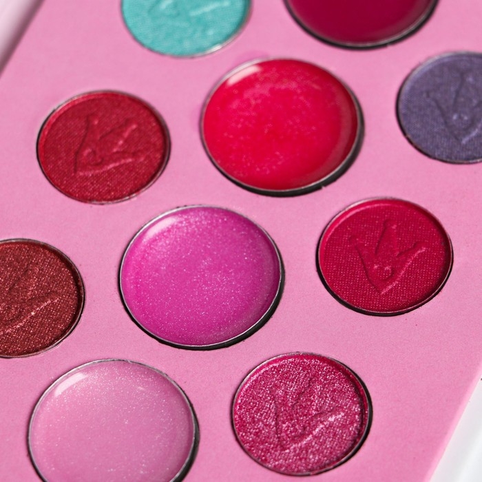 Набор косметики для девочки «Идеальный макияж» тени 10 цв по 1,3 гр, блеск 4 цв по 0,8 гр Набор косметики для девочки «Идеальный макияж» тени 10 цв по 1,3 гр, блеск 4 цв по 0,8 гр