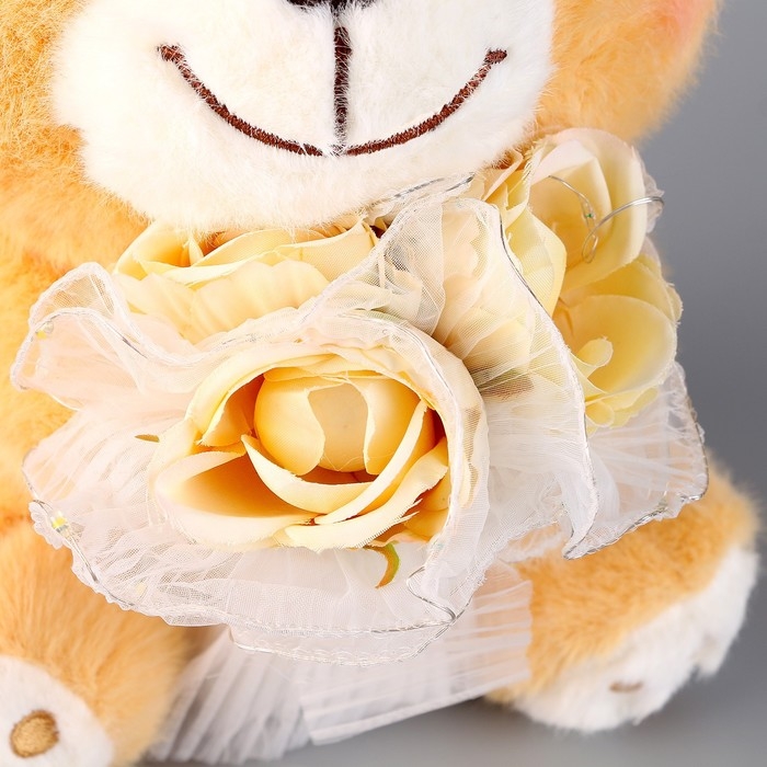 Мягкая игрушка &laquo;Медведь с букетом&raquo;, 25 см, с гирляндой