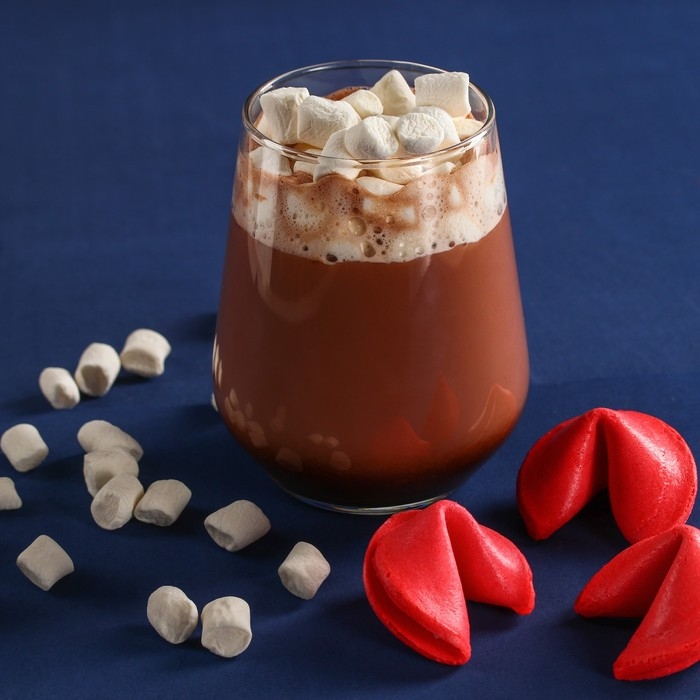 Набор «С новым годом!»: горячий шоколад 5 шт. х 25 г., маршмеллоу 50 г., печенье с предсказаниями 24 г. Набор «С новым годом!»: горячий шоколад 5 шт. х 25 г., маршмеллоу 50 г., печенье с предсказаниями 24 г.