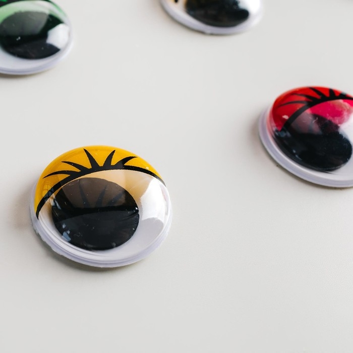 Глазки с ресничками на клеевой основе, набор 18 шт., размер &mdash; 2 см