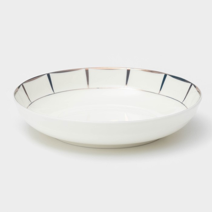 Тарелка глубокая фарфоровая &laquo;Аврора&raquo;, 560 мл, d=18 см, цвет белый