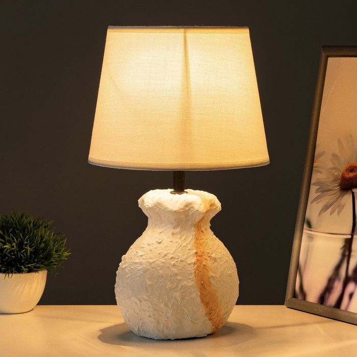Настольная лампа "Алатея" Е14 40Вт бело-бежевый 20х20х33 см RISALUX