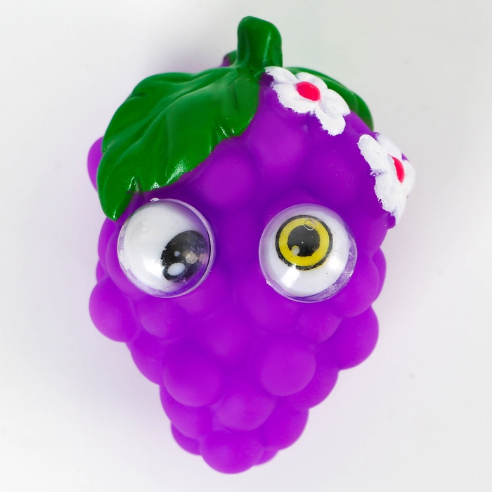 Мялка &laquo;Виноград&raquo;, выпучивает глаза