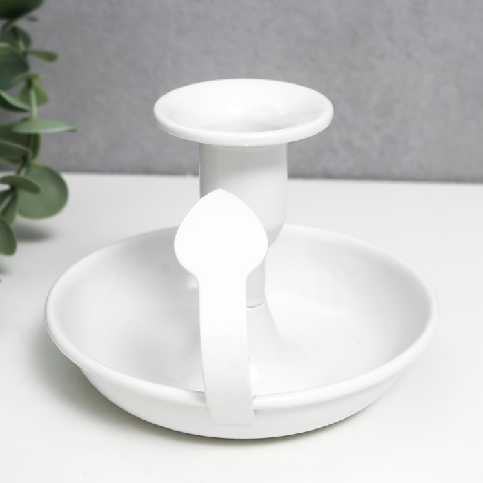 Подсвечник металл на 1 свечу с ручкой Подсвечник металл на 1 свечу с ручкой "Изгиб" белый 9х10,5х10,5 см