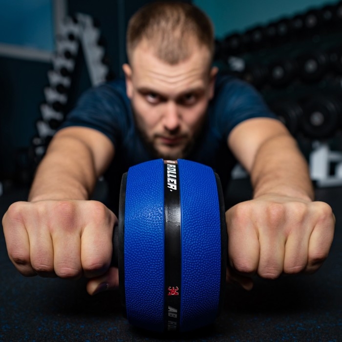 Ролик для пресса ONLYTOP, 28х16х16 см, с ковриком, цвет синий