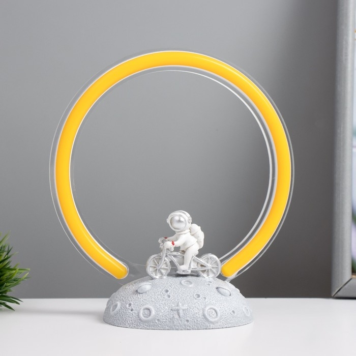Настольная лампа Настольная лампа "Космический велосипедист" LED 5Вт USB 15х9,5х17,5см RISALUX