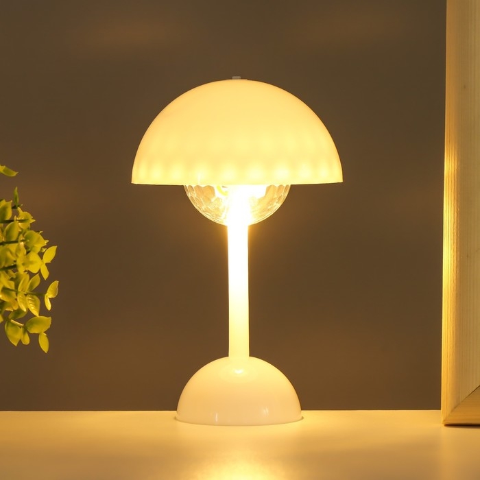 Ночник Ночник "Кьют" LED от батареек 3хLR44 белый 10х10х17 см RISALUX