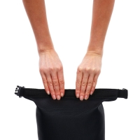 Гермомешок YUGANA, ПВХ, водонепроницаемый 10 литров, усиленный, один ремень, черный Гермомешок YUGANA, ПВХ, водонепроницаемый 10 литров, усиленный, один ремень, черный