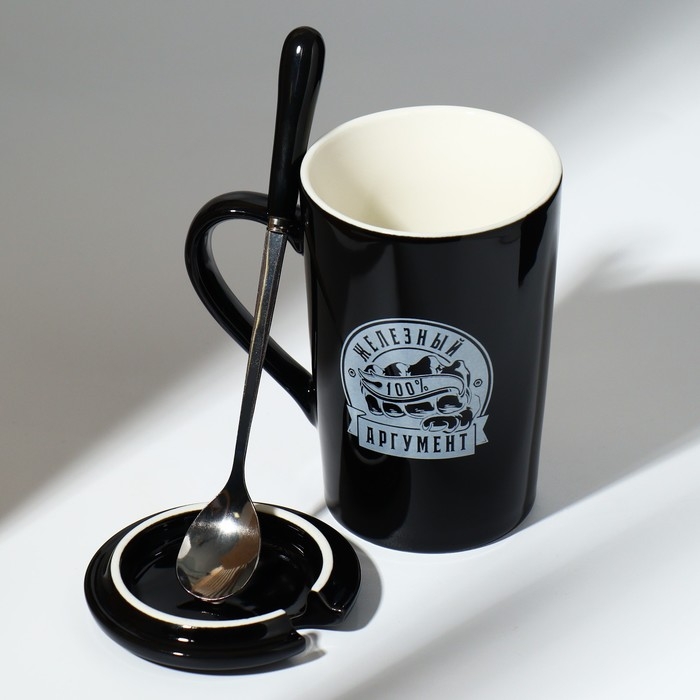Кружка керамическая &laquo;Аргумент&raquo;, 420 мл, с ложкой и крышкой, цвет чёрный