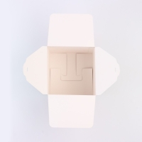 Коробка подарочная новогодняя складная &laquo;Новогодняя классика&raquo;, 18 х 18 х 18 см, Новый год