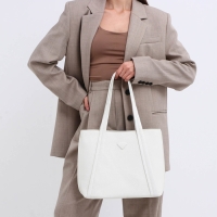 Сумка женская тоут на молнии, цвет белый