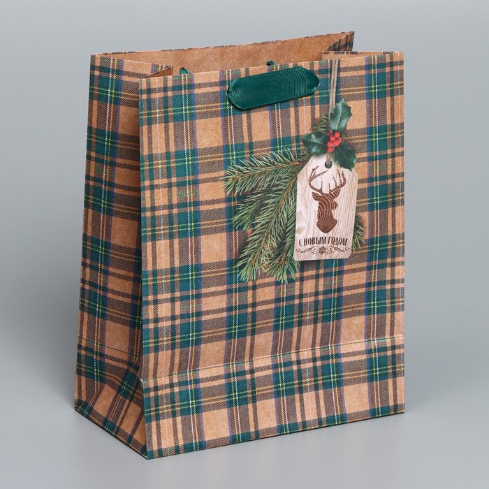 Пакет подарочный новогодний крафтовый вертикальный &laquo;For man&raquo;, MS 18 х 23 х 10 см, Новый год