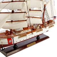 Корабль сувенирный &laquo;Проводник&raquo;, 3 мачты, белый борт, чёрная подставка, белые паруса