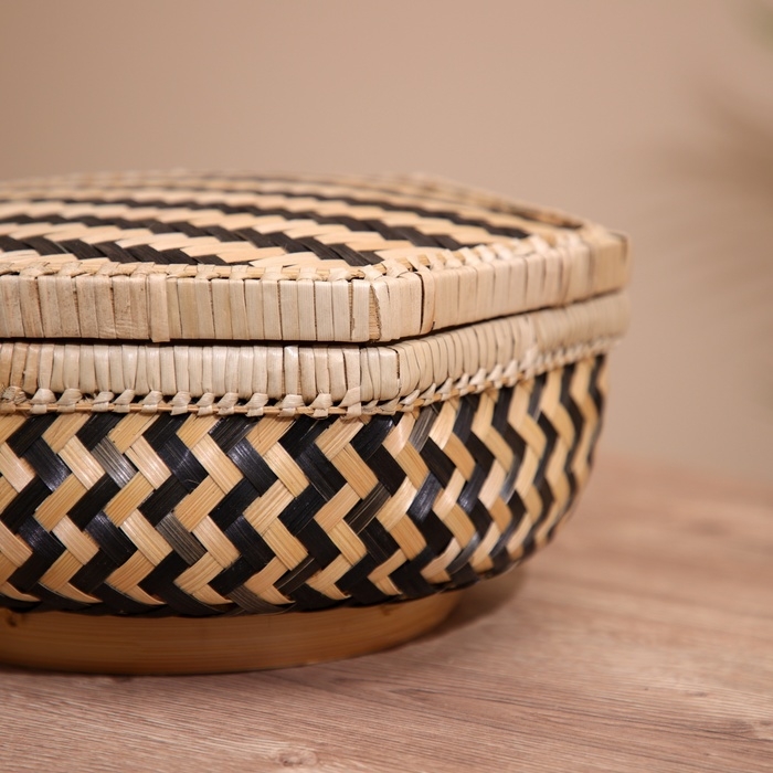 Шкатулка с крышкой плетёная, из бамбука 25х20х12 см