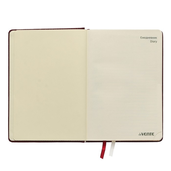 Ежедневник недатированный А5 160 листов, deVENTE. Wild, твердая обложка кожзам с поролоном, термо тиснение, перфорация, ляссе, кремовый блок 70 г/м2, бордовый