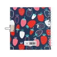 Записная книжка подарочная, 45 листов, линия, на замке, на гребне, Клубника (13х13,5см) Записная книжка подарочная, 45 листов, линия, на замке, на гребне, Клубника (13х13,5см)