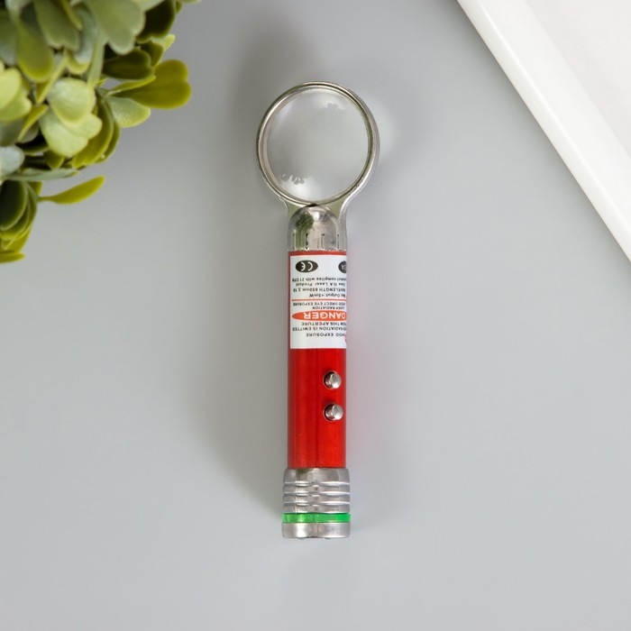 Указка лазерная лупа 2,5 см 3 режима мигает, светит, лазер LR44x3 шт Указка лазерная лупа 2,5 см 3 режима мигает, светит, лазер LR44x3 шт "Красная" 1,5х2,8х10 см 10473