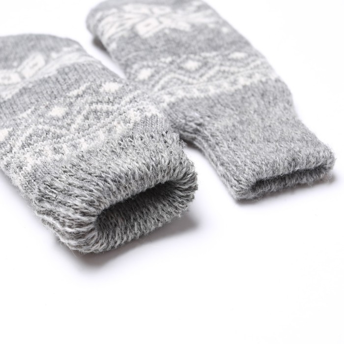 Новый год. Варежки женские шерстяные &laquo;Снежинка&raquo;, цвет светло-серый, размер 20-22