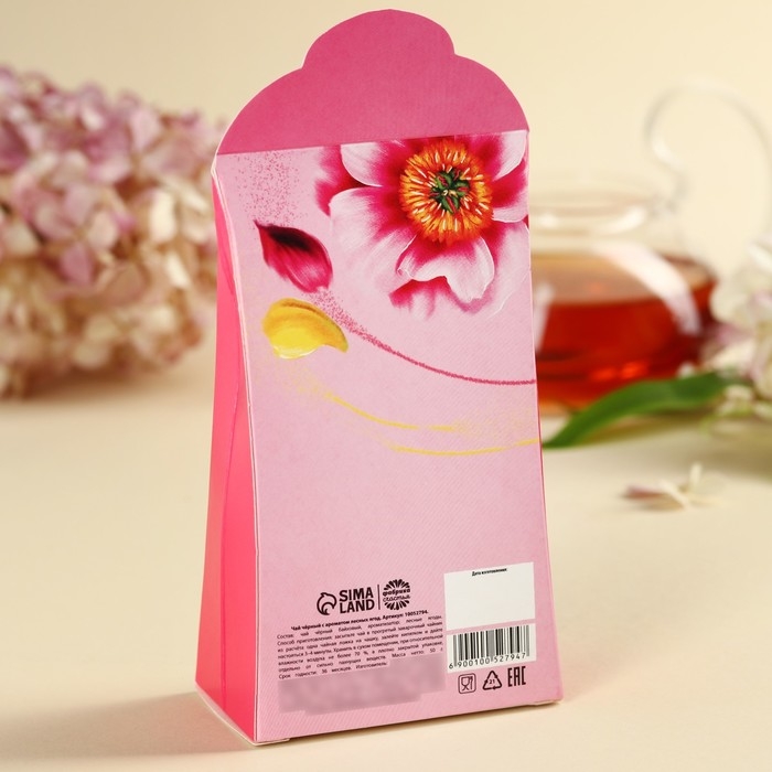 Чай чёрный &laquo;8 Марта&raquo; в формовой коробке, 50 г.