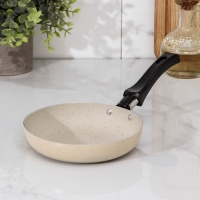 Сковорода «Стоун», d=15,5 см, пластиковая ручка, антипригарное покрытие, цвет бежевый Сковорода «Стоун», d=15,5 см, пластиковая ручка, антипригарное покрытие, цвет бежевый