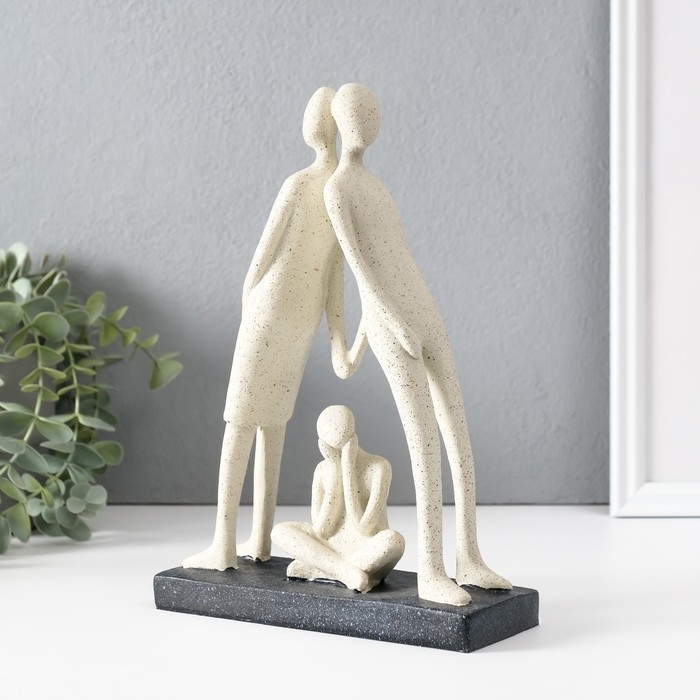 Сувенир полистоун "Дом там - где семья" белый 7х17х24,5 см