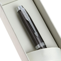Ручка перьевая Parker IM Core F321 Dark Espresso CT F, корпус из нержавеющей стали, синие чернила, В ПОДАРОЧНОМ ПАКЕТЕ Ручка перьевая Parker IM Core F321 Dark Espresso CT F, корпус из нержавеющей стали, синие чернила, В ПОДАРОЧНОМ ПАКЕТЕ