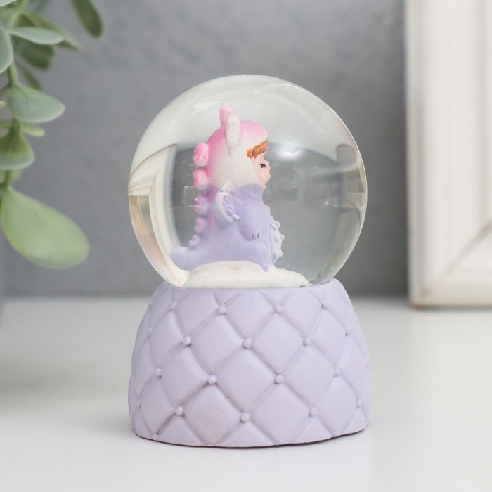 Сувенир полистоун водяной шар свет Сувенир полистоун водяной шар свет "Малыш-динозаврик" МИКС 4х4х6,7 см