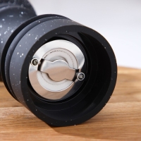 Мельница для специй Доляна «Зефир», 16×5,5 см, керамический механизим, цвет чёрное дерево Мельница для специй Доляна «Зефир», 16×5,5 см, керамический механизим, цвет чёрное дерево