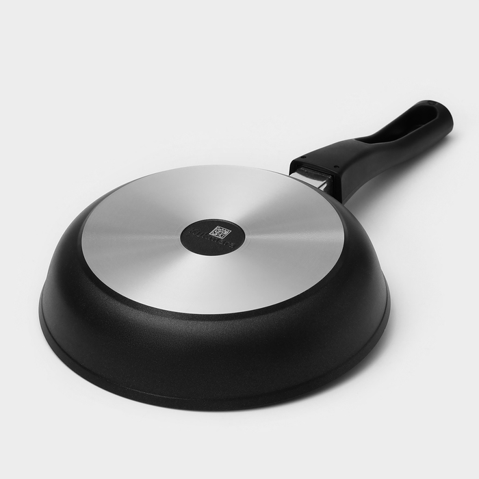 Сковорода &laquo;Традиция&raquo;, d=22 см, съёмная ручка, антипригарное покрытие, цвет чёрный