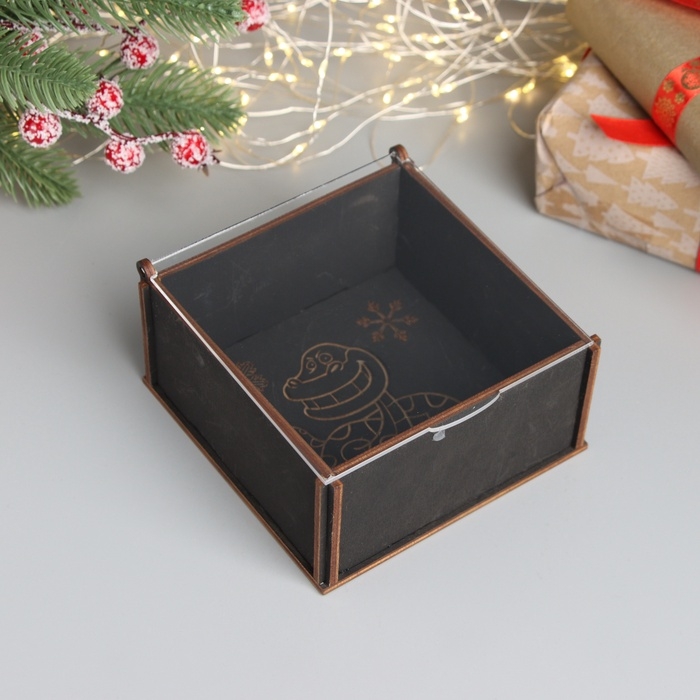 Новогодняя шкатулка Новогодняя шкатулка "Змей улыбается" 6х12х12 см