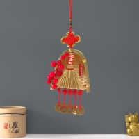 Подвеска "Талисман. Веник на совке с 5-ю монетками и узлом счастья" 10х30 см Подвеска "Талисман. Веник на совке с 5-ю монетками и узлом счастья" 10х30 см