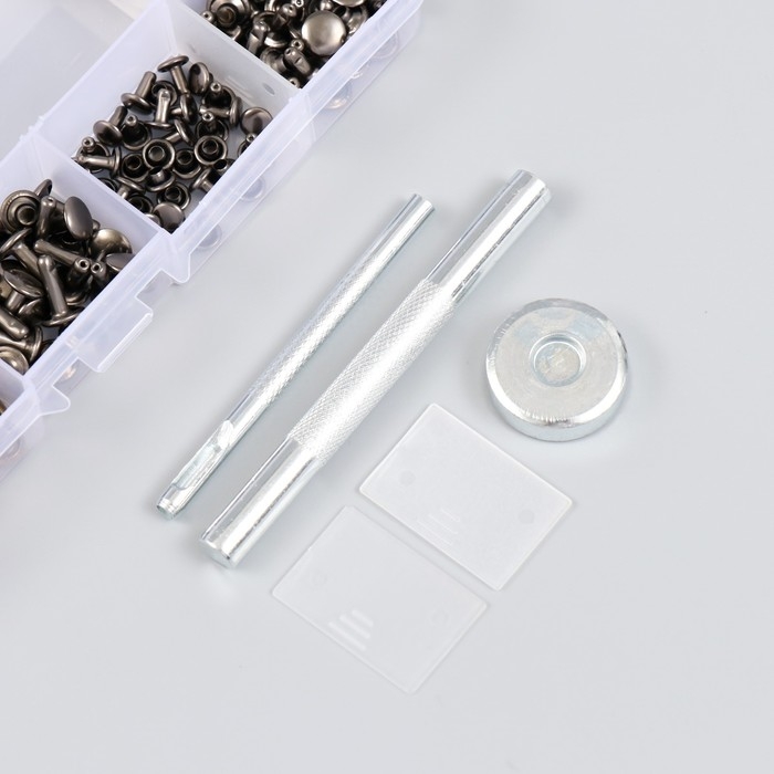 Набор заклёпок 180 шт 12 видов (8х12 мм; 8х8 мм; 6х6 мм) 17,2х9,5х2,3 см Набор заклёпок 180 шт 12 видов (8х12 мм; 8х8 мм; 6х6 мм) 17,2х9,5х2,3 см