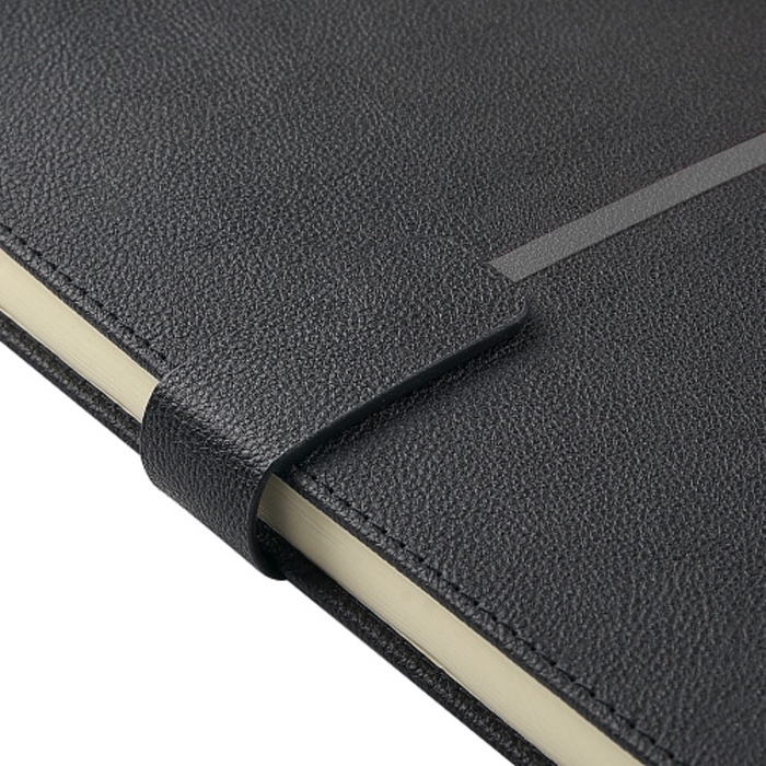 Ежедневник недатированный А5, 136 листов LYON, твердая обложка из искусственной кожи, магнитный хлястик, ляссе, кремовый блок 70 г/м2, чёрный