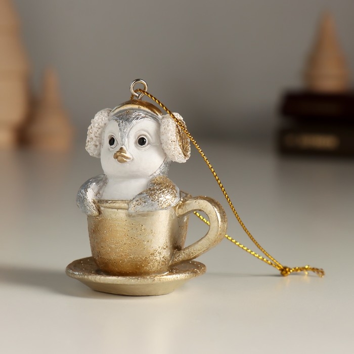 Сувенир полистоун подвеска "Пингвинёнок в чашке" 5,5х4,5х6 см